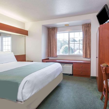 Microtel Inn & Suites Marianna Exterior photo