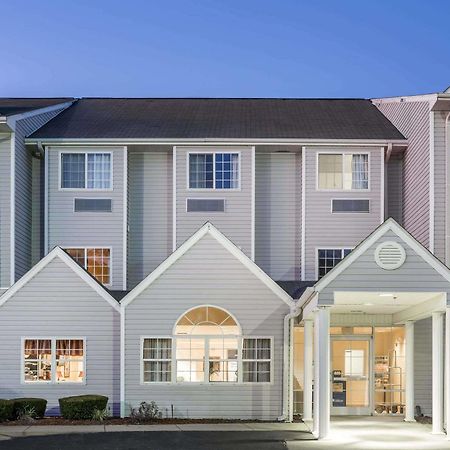 Microtel Inn & Suites Marianna Exterior photo