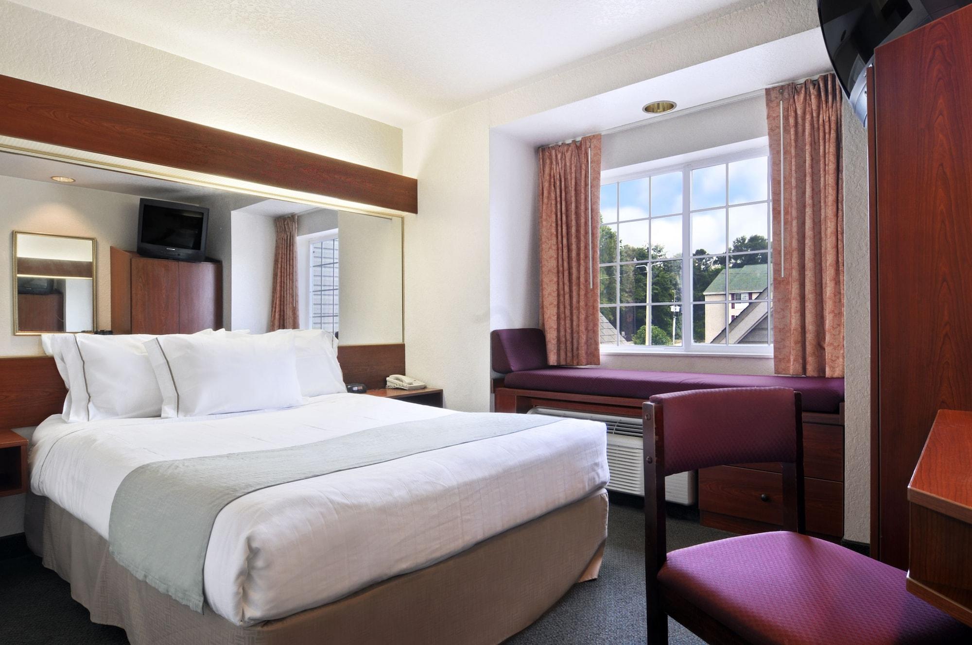 Microtel Inn & Suites Marianna Exterior photo